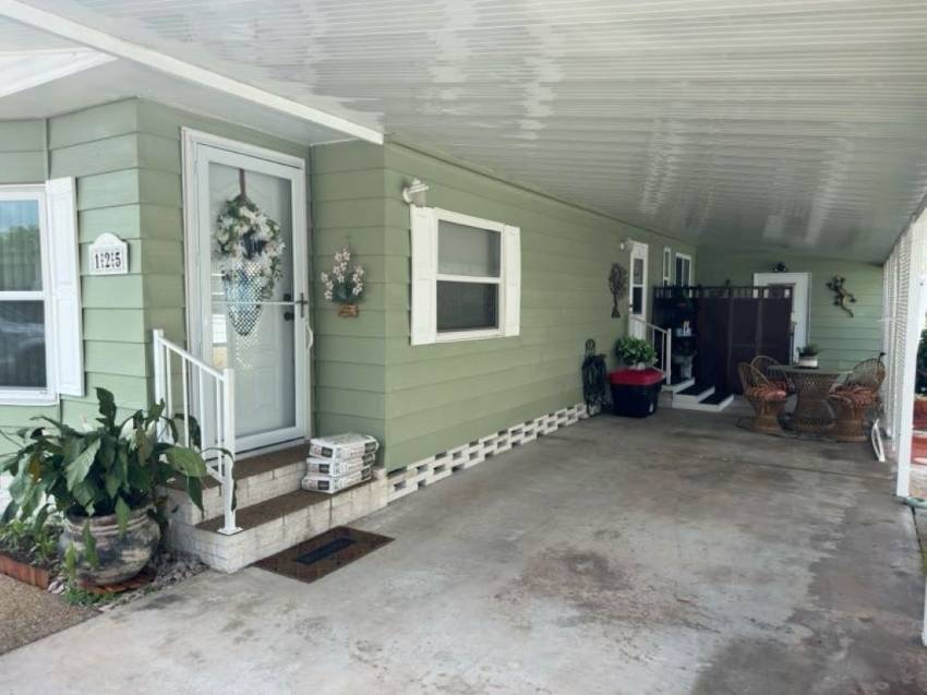 125 Rigi Slope Drive a Winter Haven, FL Mobile or Manufactured Home for Sale